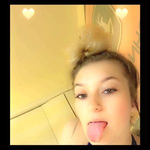 Meet your Posher, Cloey